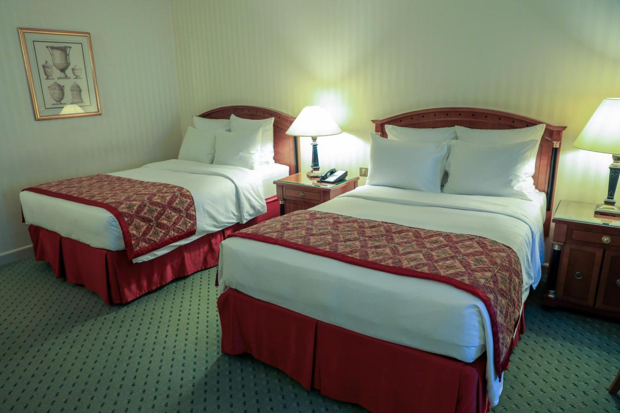 The Bristol Hotel Дубай Экстерьер фото