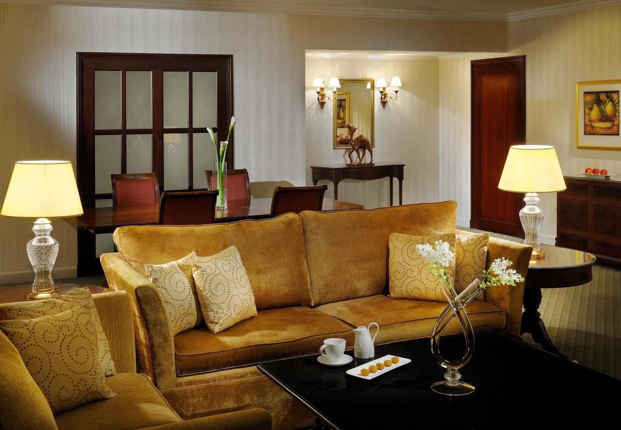 The Bristol Hotel Дубай Экстерьер фото